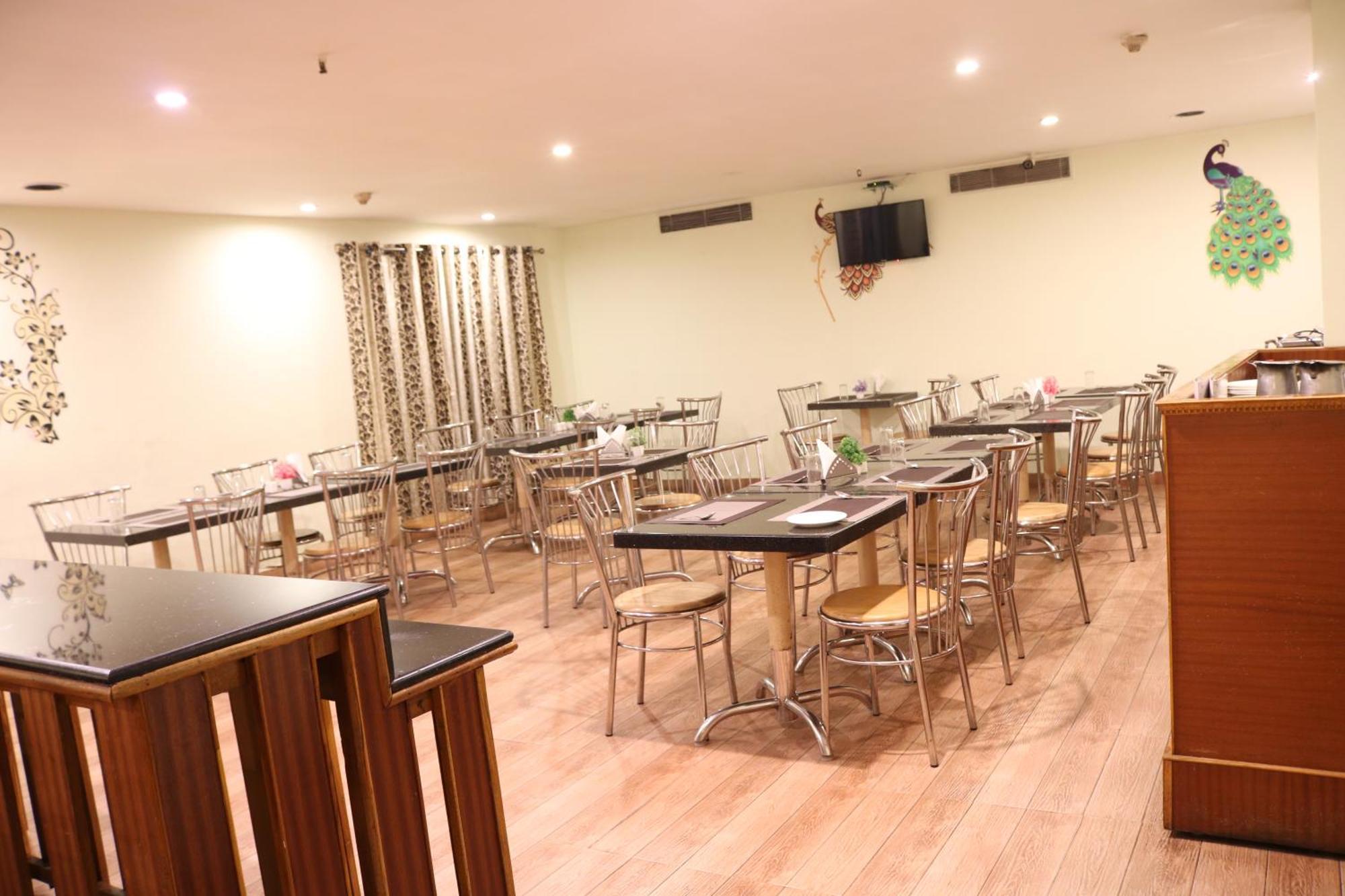 Ramee Guestline Tirupati Hotel Kültér fotó