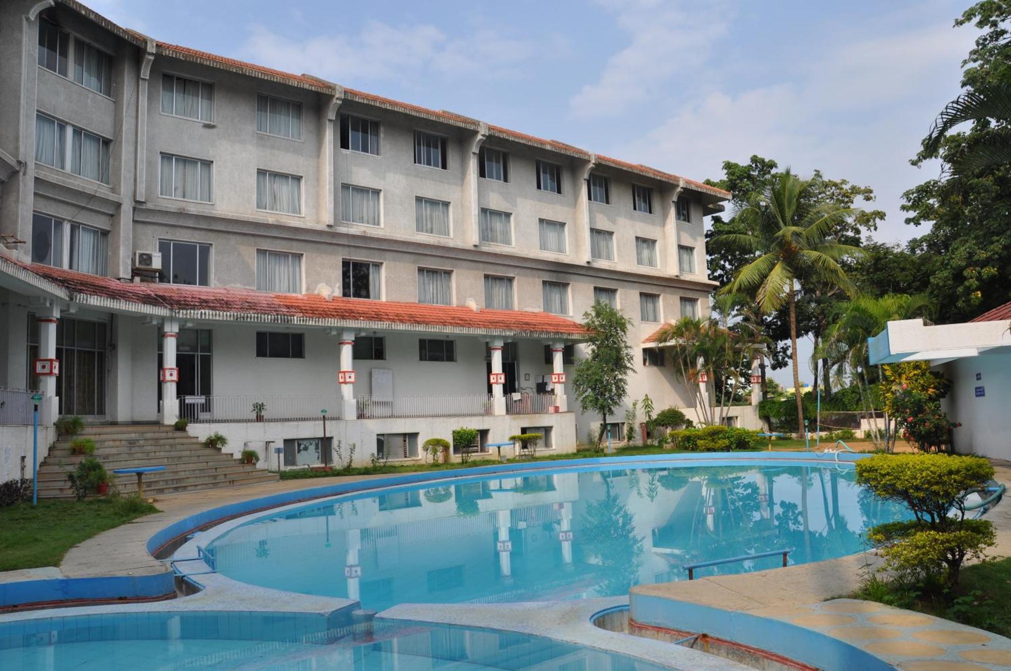 Ramee Guestline Tirupati Hotel Kültér fotó
